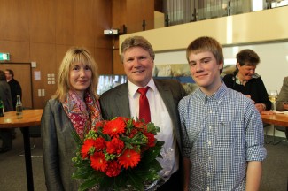 Mit Frau und Sohn nach Bekanntgabe des Wahlergebnisses im Rathaus