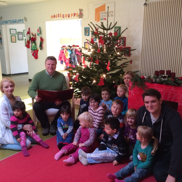 Rüdiger Weiß auf Adventslesetour und zu Gast im AWO-Kindergarten "Schatzkästchen" in Bönen