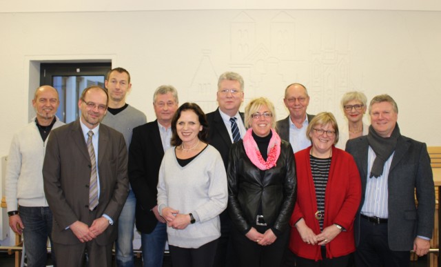 Foto (v.l.n.r.): Schulsozialarbeiter Fred Steinberg, Rainer Schmeltzer MdL, Sozialpädagoge Christof Neuhaus, Walter Marsiske (Kreis Unna), Schulleiterin Angelika Burkholz, Hartmut Ganzke MdL, Kirsten Müller, Kreisschuldezernent Dr. Detlef Timpe, Schulleiterin Erika Seifert, Schulleiterin Jutta Zierow, Rüdiger Weiß MdL